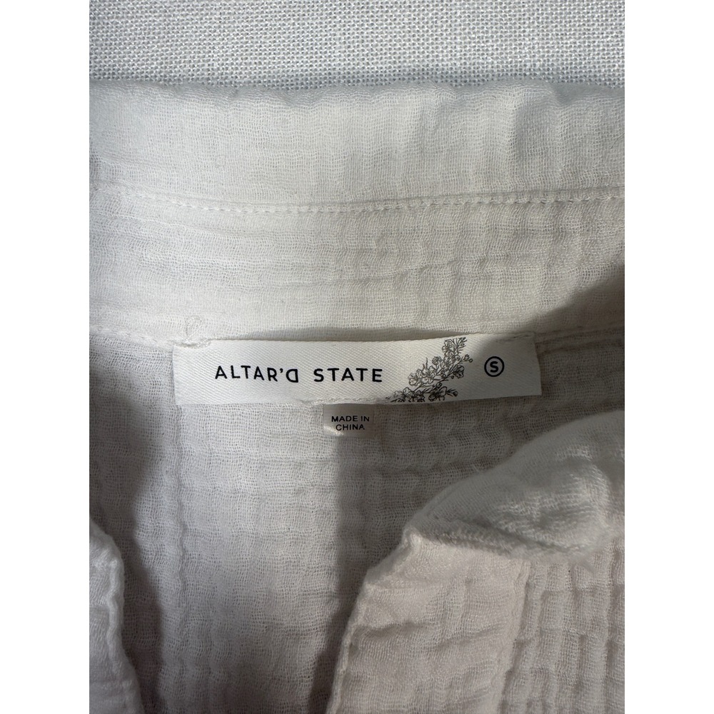 Altar'd State White Gauze Cropped Button Down Shirt Raw Hem Small - Picture 4 of 8